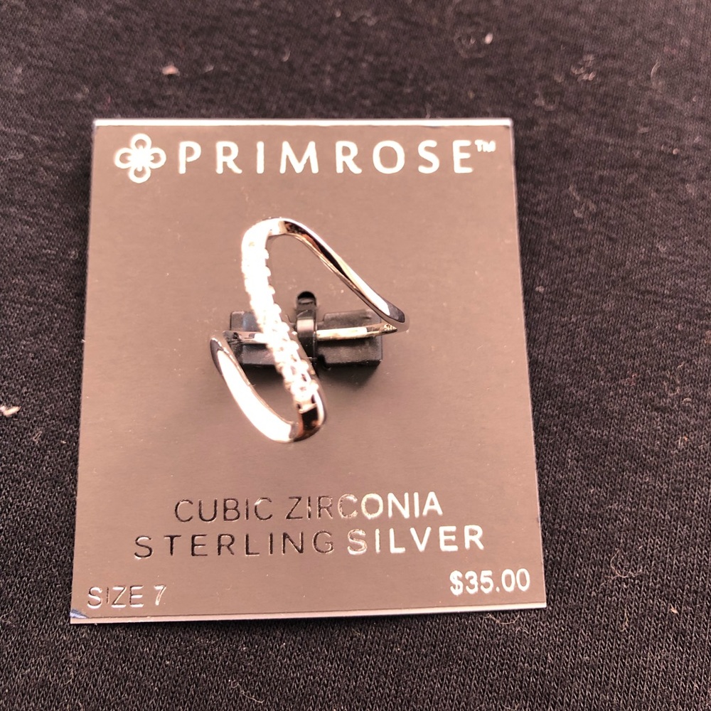Beautiful ring!! - Picture 2 of 3